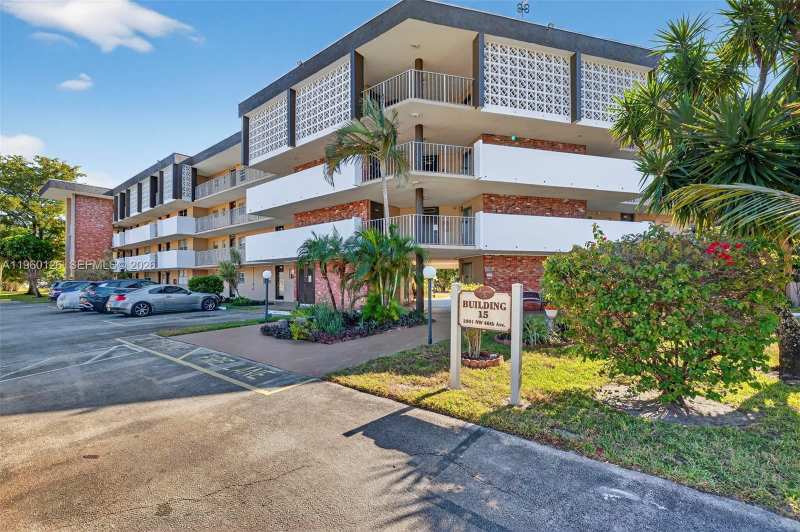 2901 NW 46th Ave # 306, Lauderdale Lakes FL 33313