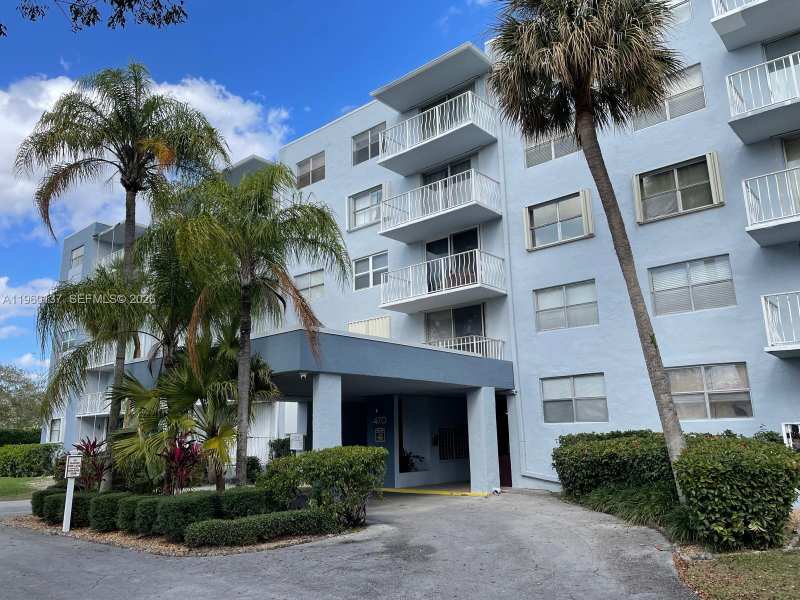 470 Executive Center Dr # 1C, West Palm Beach FL 33401
