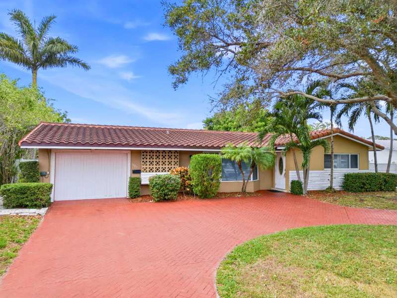 1921 NE 28th Court, Lighthouse Point FL 33064