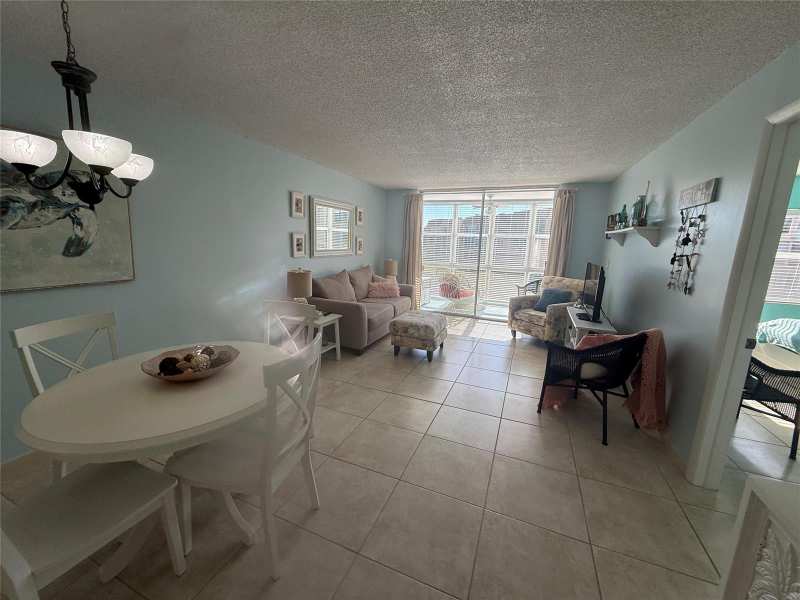 2761 N PINE ISLAND Road # 204, Sunrise FL 33322