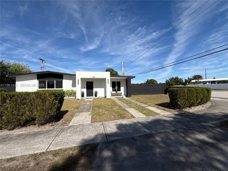 299 NE 46th St, Deerfield Beach FL 33064