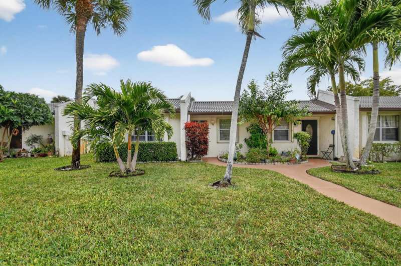 113 Lake Olive Drive # 113, West Palm Beach FL 33411