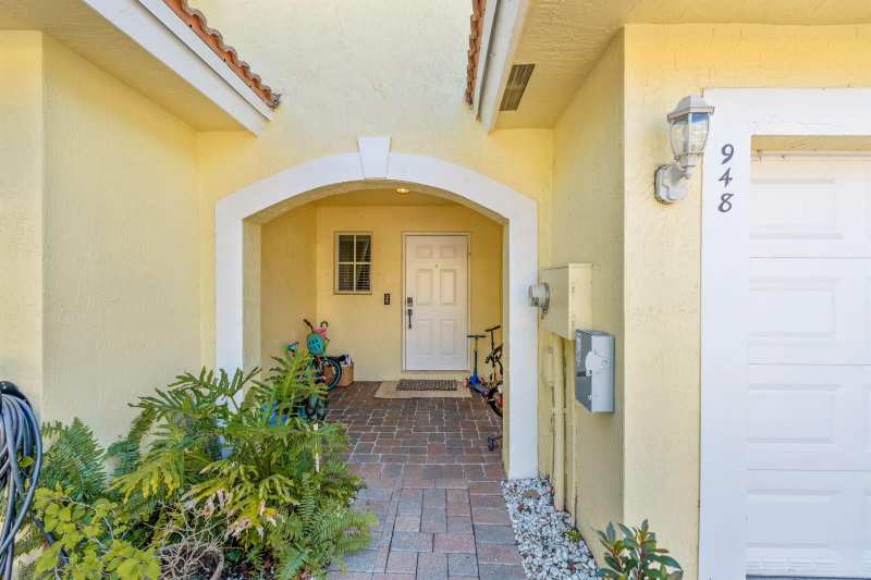 948 Imperial Lake Road, West Palm Beach FL 33413