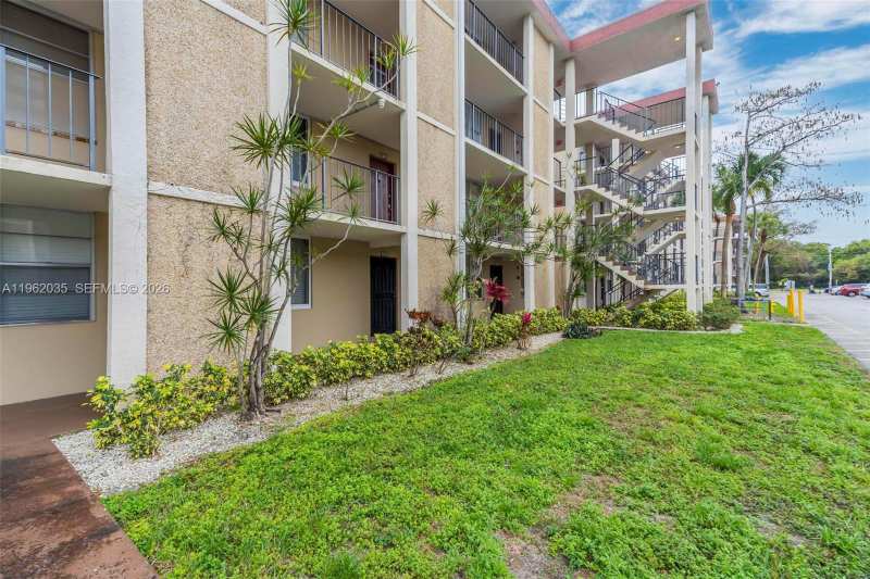 2649 NW 48th Ter # 130, Lauderdale Lakes FL 33313