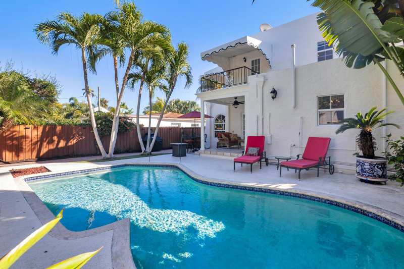 137 Edgewood Drive, West Palm Beach FL 33405
