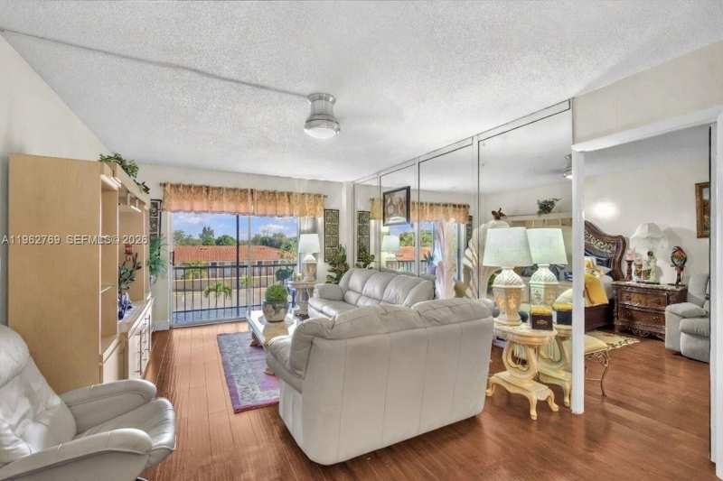4160 Inverrary Dr # 308, Lauderhill FL 33319