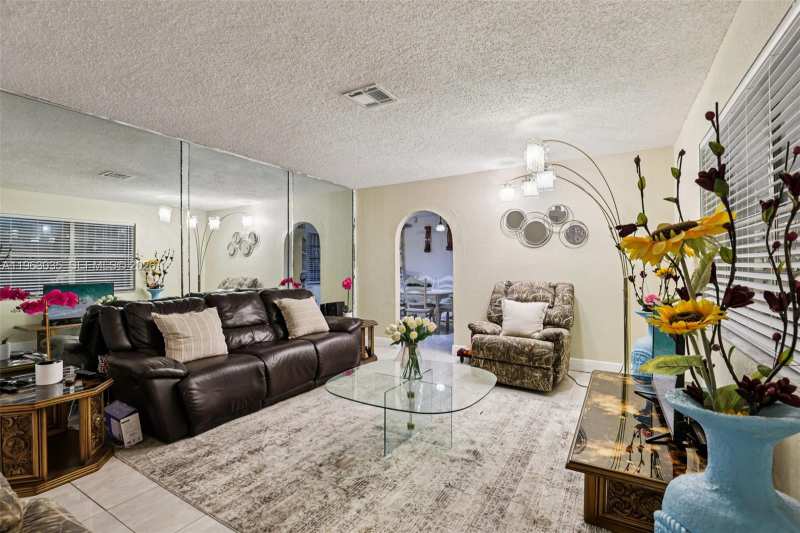 3398 NW 212th St, Miami Gardens FL 33056