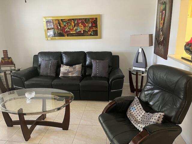 300 Windsor # M, West Palm Beach FL 33417