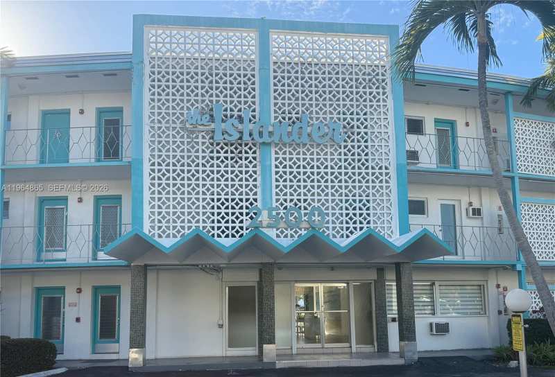 2500 Diana Dr # 107, Hallandale Beach FL 33009