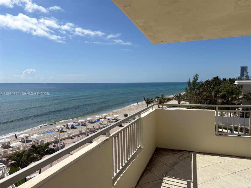 3180 S Ocean Dr # 408, Hallandale Beach FL 33009