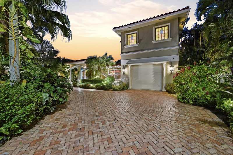 2525 NE 21st Court, Fort Lauderdale FL 33305
