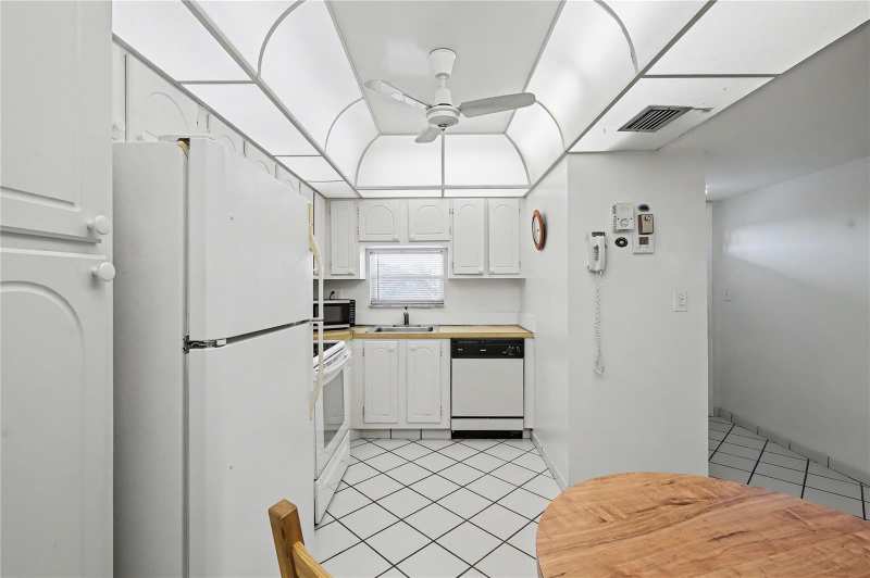 8970 S Hollybrook Boulevard # 308, Pembroke Pines FL 33025