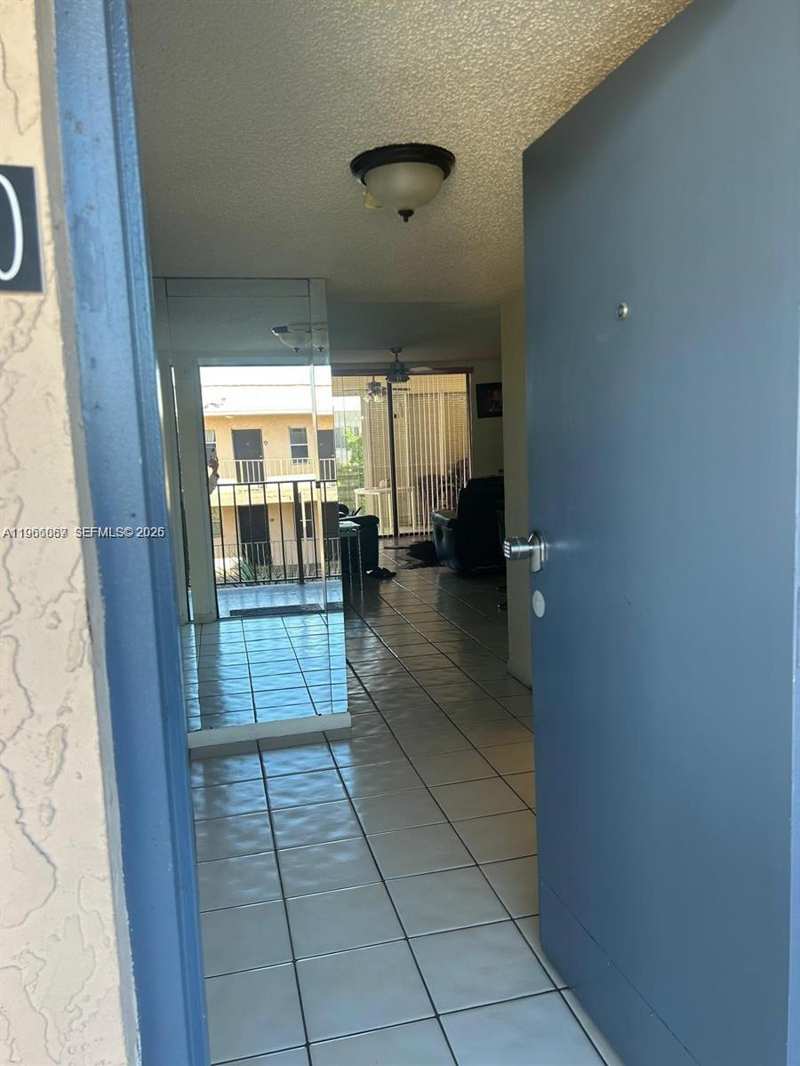 2840 Somerset Dr # 400M, Lauderdale Lakes FL 33311