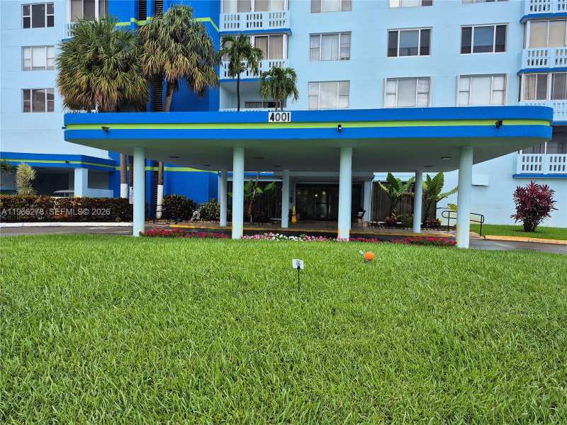 4001 Hillcrest Dr # 416, Hollywood FL 33021