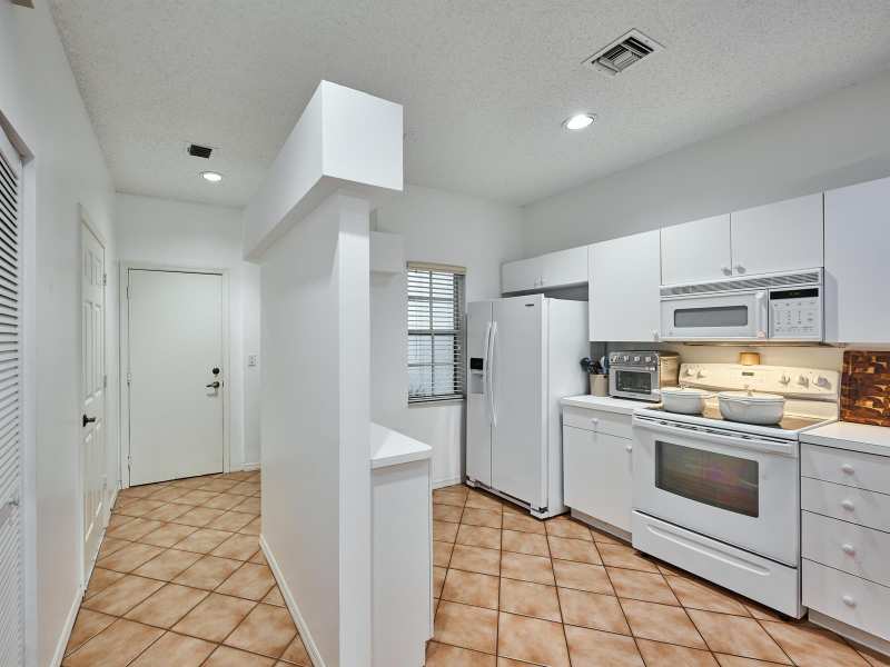 5121 Sabal Gardens Lane # 2, Boca Raton FL 33487