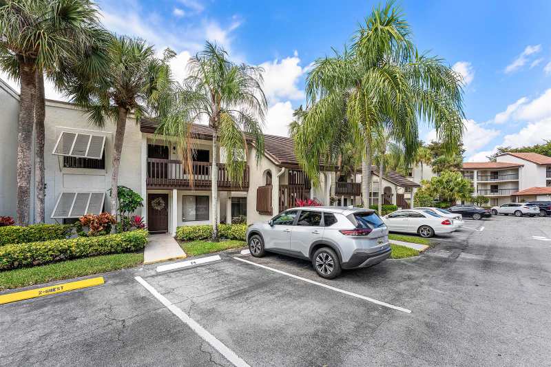 10155 Mangrove Drive # 204, Boynton Beach FL 33437