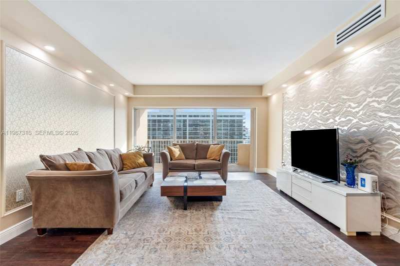 1985 S Ocean Dr # 9G, Hallandale Beach FL 33009