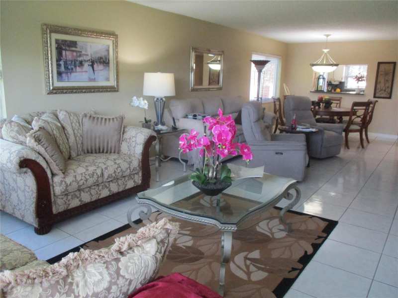 9541 Sunrise Lakes Boulevard # 210, Sunrise FL 33322