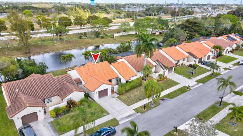 17 Columbia Court, Deerfield Beach FL 33442