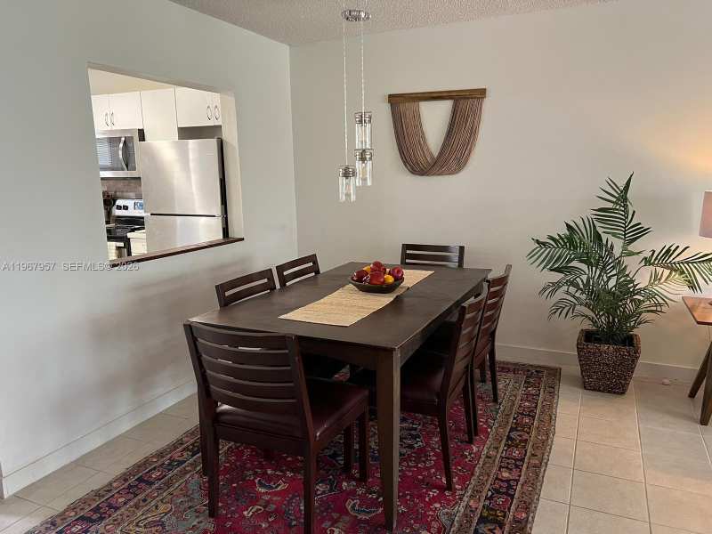 9581 Sunrise Lakes Blvd # 208, Sunrise FL 33322