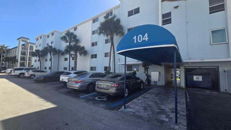 104 Paradise Harbour Boulevard # 114, North Palm Beach FL 33408