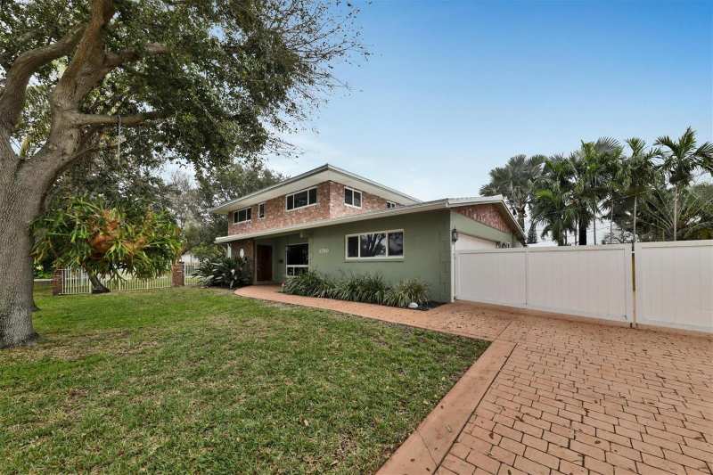 2780 SE 5th Court, Pompano Beach FL 33062
