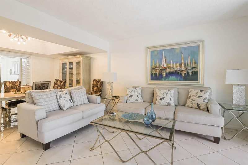 6850 10th Avenue N # 206, Lake Worth FL 33467