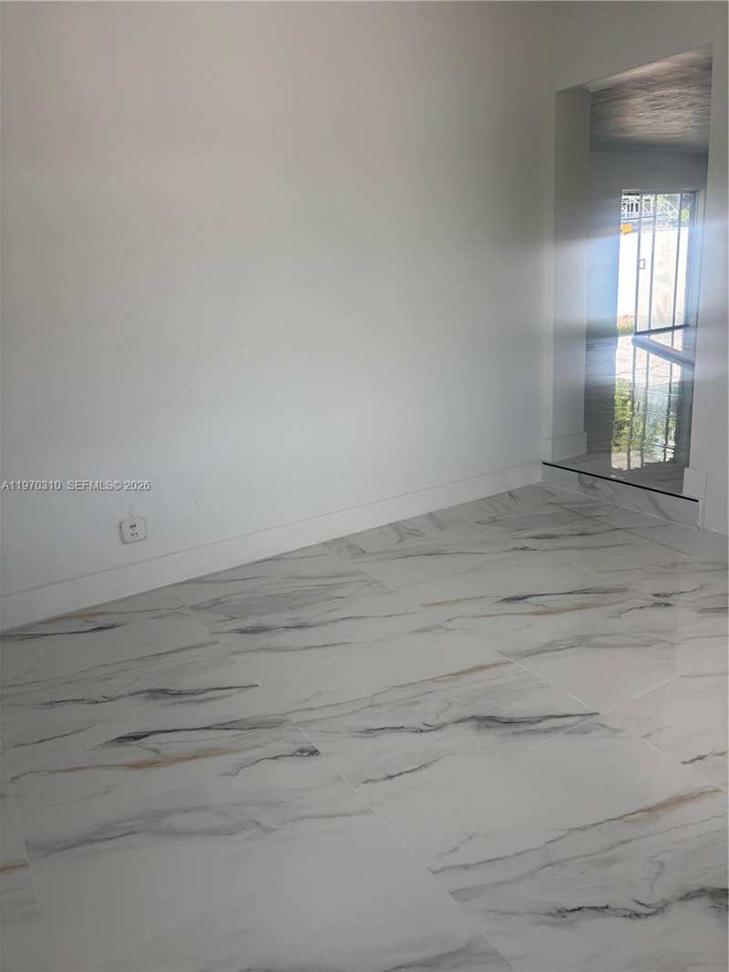 2831 NW 190th St, Miami Gardens FL 33056