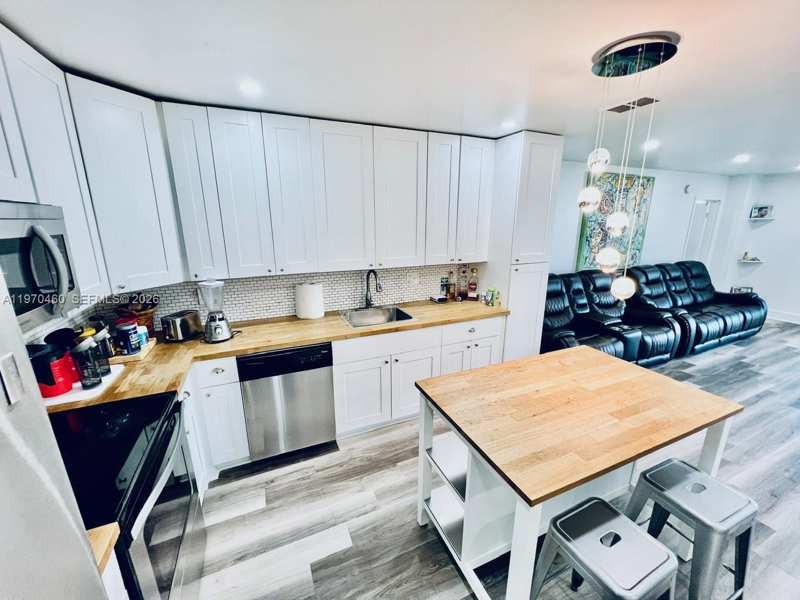13499 Biscayne Blvd, North Miami FL 33181