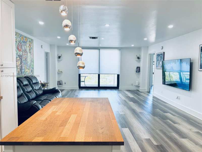 13499 Biscayne Blvd, North Miami FL 33181