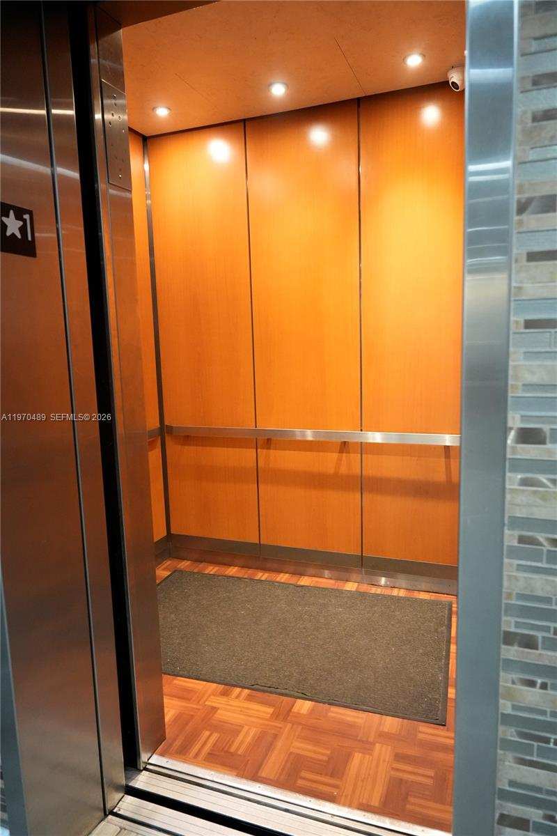 901 Hillcrest Dr # 504, Hollywood FL 33021