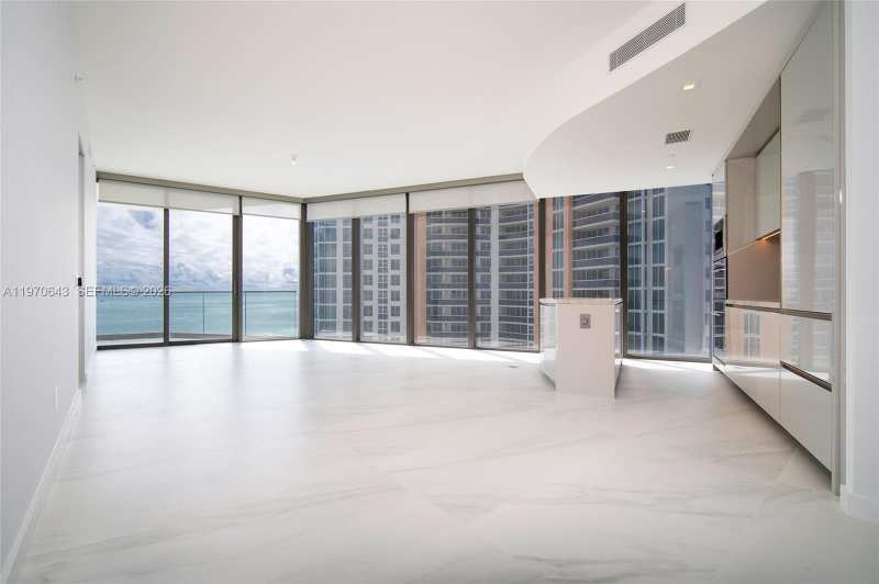 18975 Collins Ave # 1604, Sunny Isles Beach FL 33160