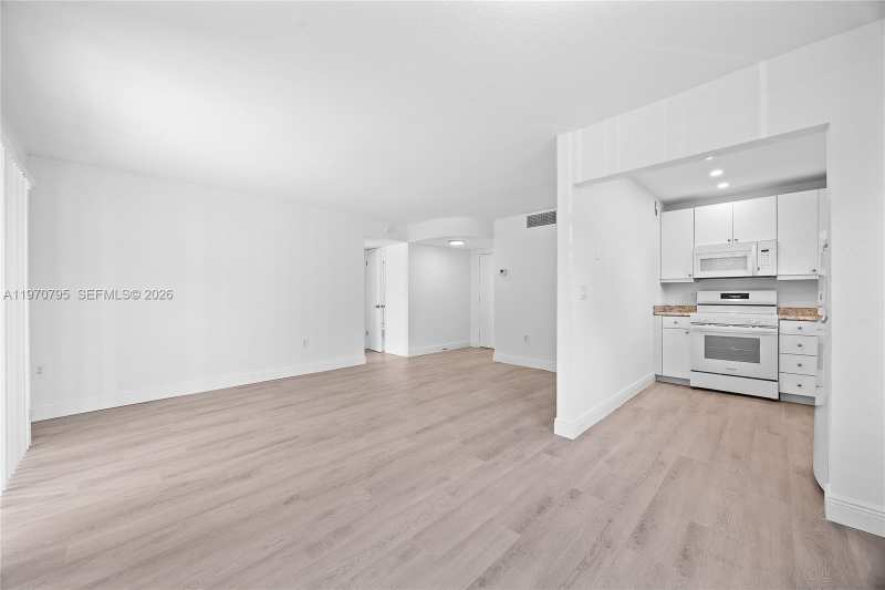 4990 E Sabal Palm Blvd # 202, Tamarac FL 33319