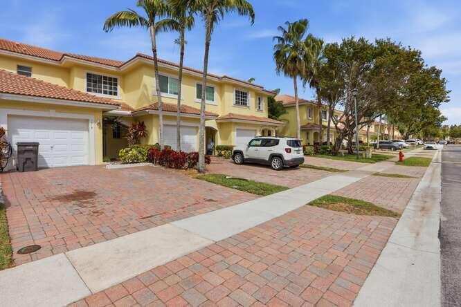 1218 Imperial Lake Road, West Palm Beach FL 33413
