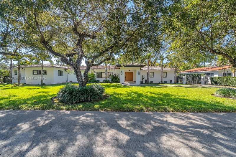 1424 Algardi Ave, Coral Gables FL 33146