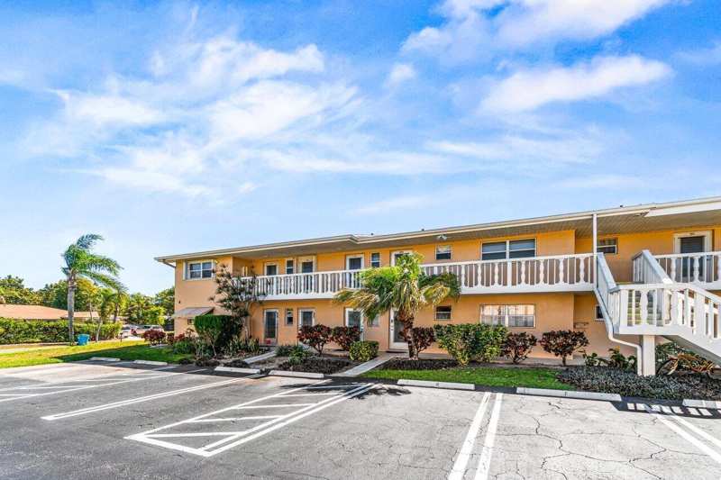 2121 NE 1st Court # 202, Boynton Beach FL 33435
