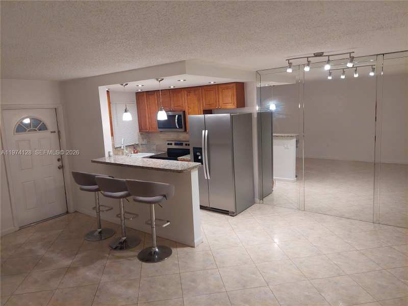 714 NE 10th St # 103, Hallandale Beach FL 33009