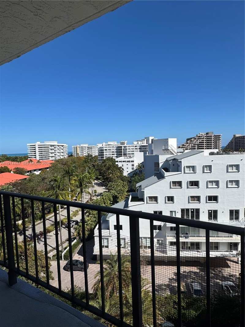 77 Crandon Blvd # 9E, Key Biscayne FL 33149