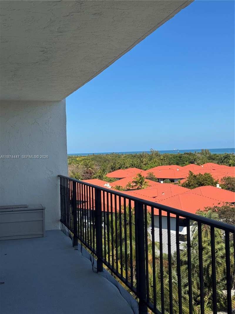 77 Crandon Blvd # 9E, Key Biscayne FL 33149