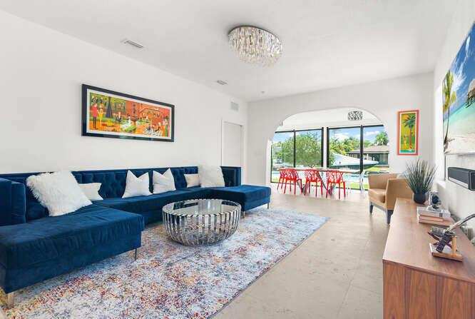 7820 Hawthorne Avenue, Miami Beach FL 33141