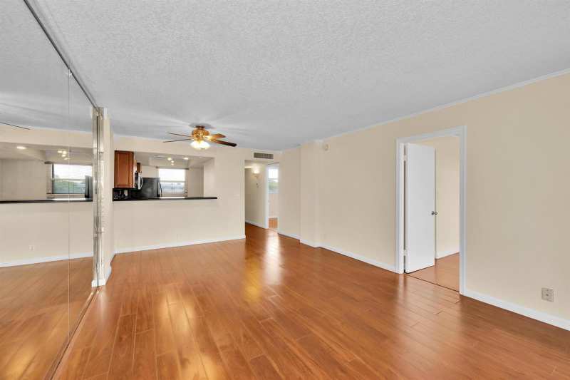 118 Royal Park Drive # 4G, Oakland Park FL 33309