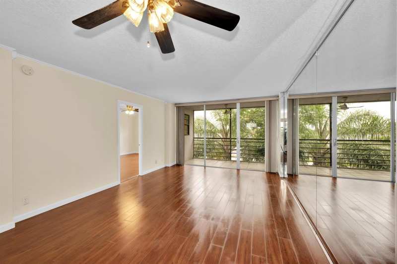 118 Royal Park Drive # 4G, Oakland Park FL 33309