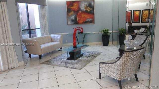 1000 St Charles Pl # 609, Pembroke Pines FL 33026