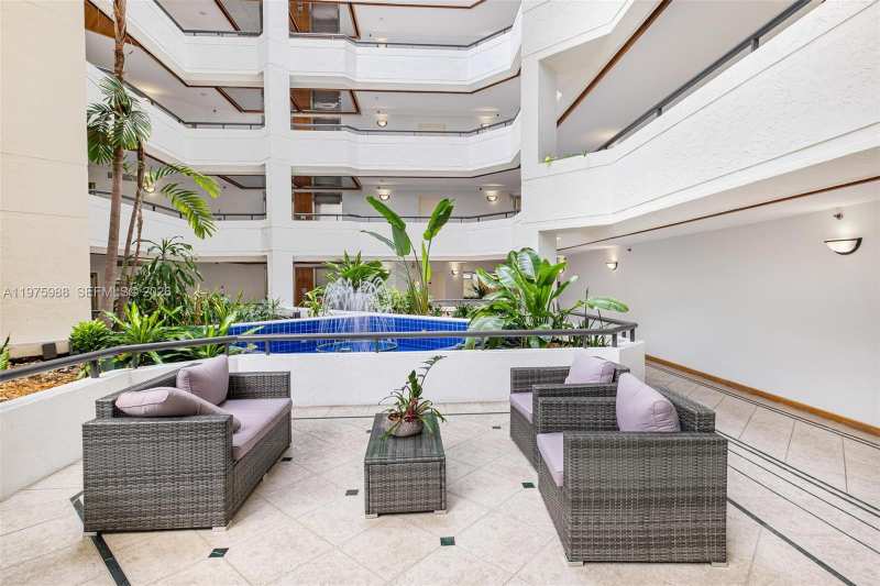 170 Ocean Lane Dr # 310, Key Biscayne FL 33149