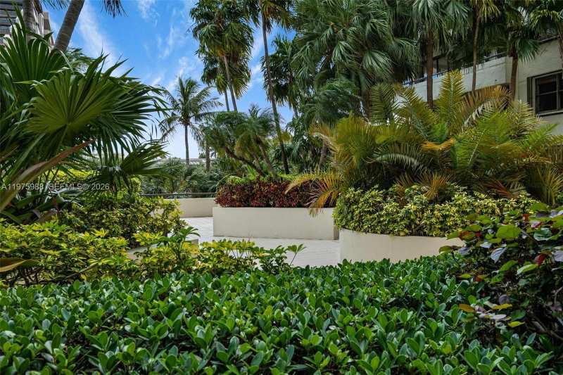 170 Ocean Lane Dr # 310, Key Biscayne FL 33149