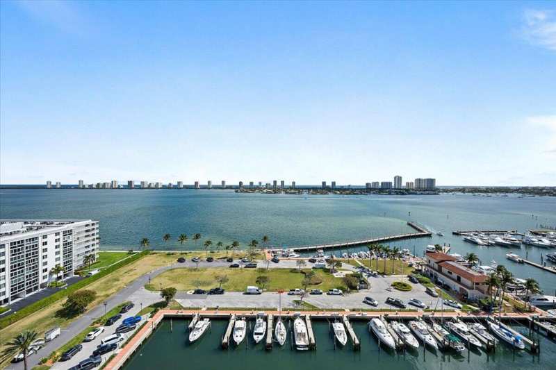 220 Lake Shore Drive # 1401, Lake Park FL 33403