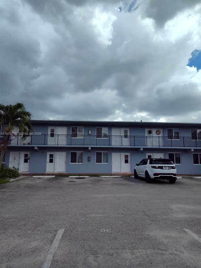 655 Eldron Dr # 15, Miami Springs FL 33166