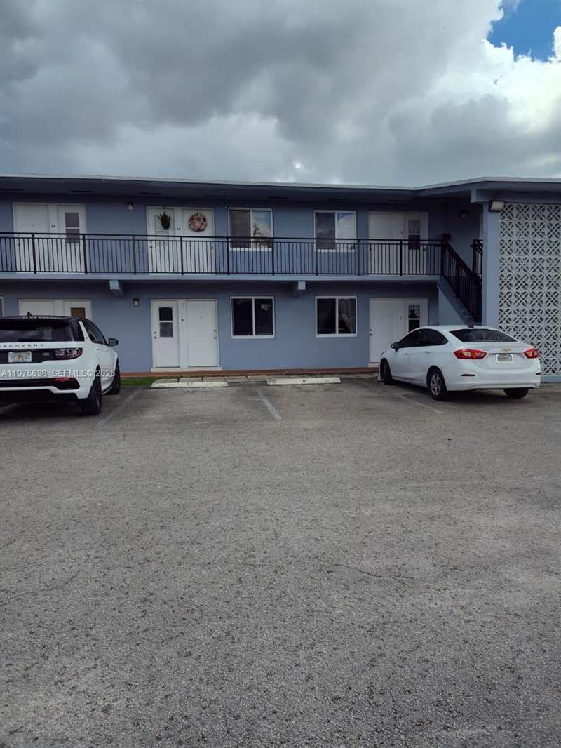 655 Eldron Dr # 15, Miami Springs FL 33166