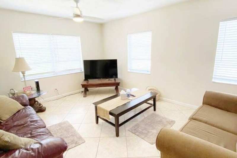 308 Southwind Court # 8, North Palm Beach FL 33408