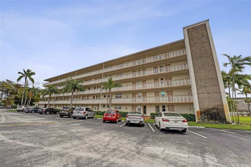 4650 Washington St # 209, Hollywood FL 33021